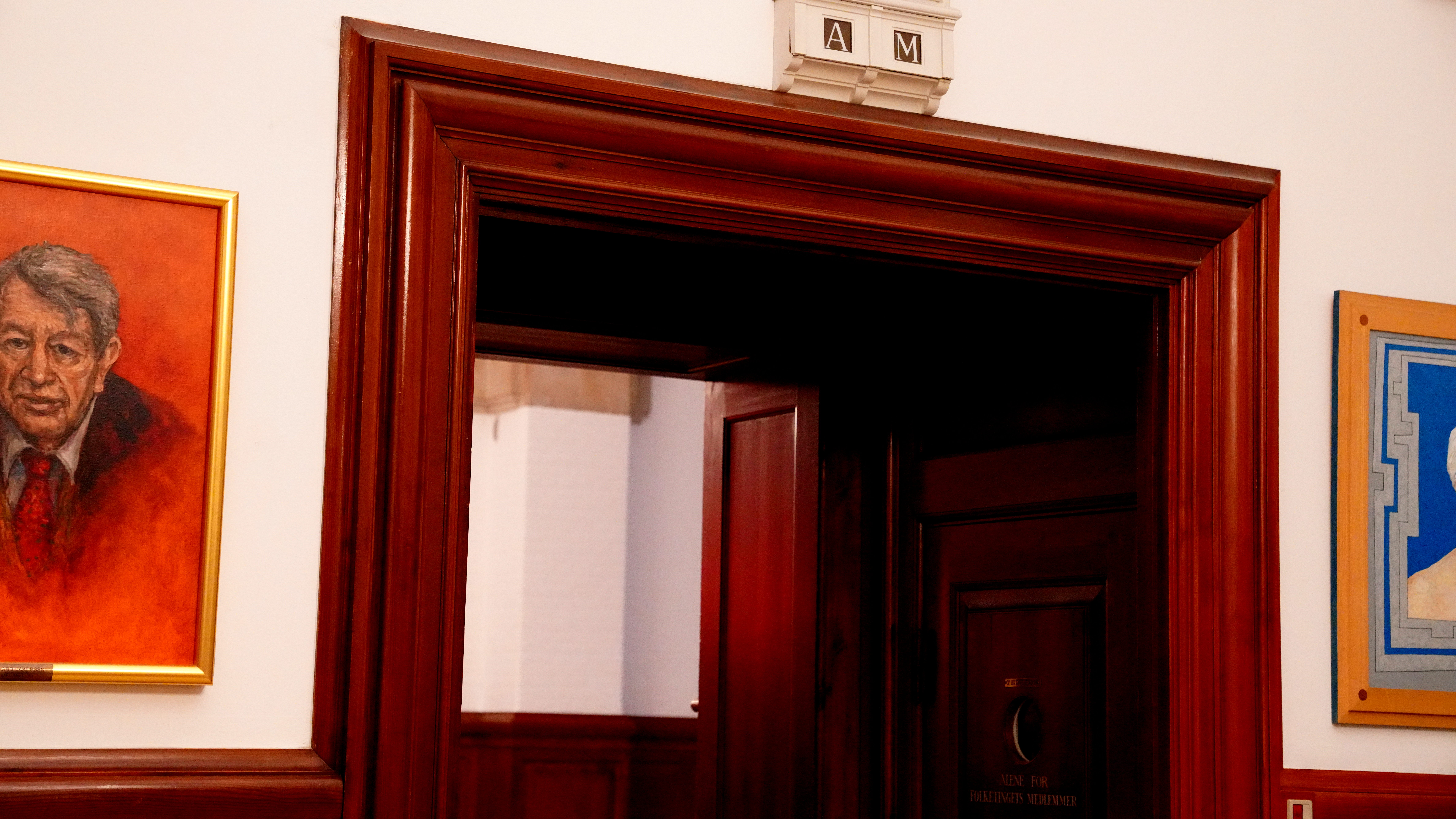 Regeringen: Stram finanspolitik nødvendig
